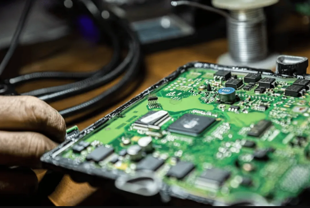 Mercedes-Benz PLD-FR-MR-ADM Hardware Repair Course
